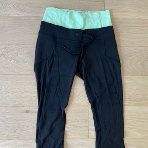 Fold down LuLulemon yoga crop